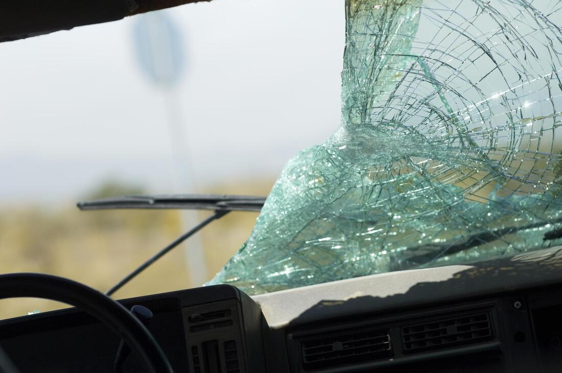 broken glass car windshield